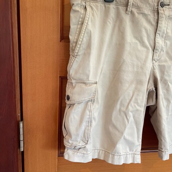 PRICED TO SELL - See Description for details -- MEN'S Bogner Cargo Shorts - Picture 3 of 12